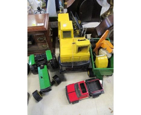 A collection of children's Tonka toys, to include a tractor, trailer, crane etc