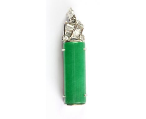 A white metal jade set pendant, L. 5cm.
