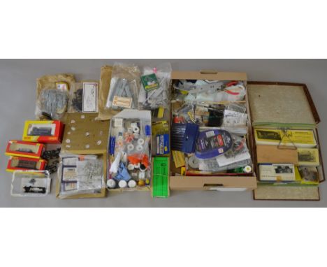 Mixed lot of model railway kit related items including 2 kit built pugs, Hornby 00 gauge, paints etc.