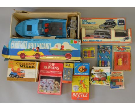Assorted plastic model vehicles including Sebino Musical Car, Mercedez benz Skyrunner and Meccano examples (13)