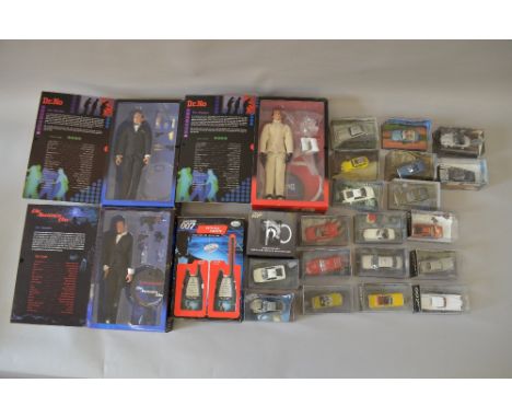 19x Fabbri James Bond diecast model vehicles in plastic display cases. Together with three figures and accessories. All boxed