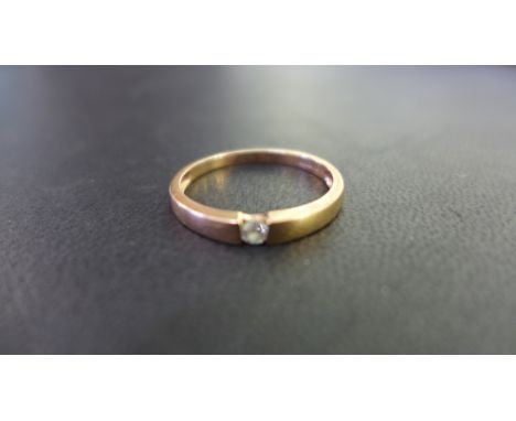 A 9ct gold diamond tension-set ring - Hallmarked Birmingham - Ring size T 1/2 - Weight approx 2.2gms
Condition Report: Good -