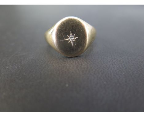 A 9ct gold signet ring with diamond highlight - Hallmarked Birmingham - Ring size V - Weight approx 8.0gms
Condition Report: 