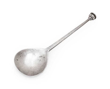 A Guild of Handicrafts Ltd: A Seal Top Spoon, with a hexagonal tapering stem, a fig shaped bowl, rattail and a seal top finia