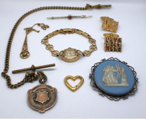 A selection of Gold jewellery to include 9ct gold, 14ct gold, Sterling silver etc.  To include a 9ct Gold '375' hallmarked La