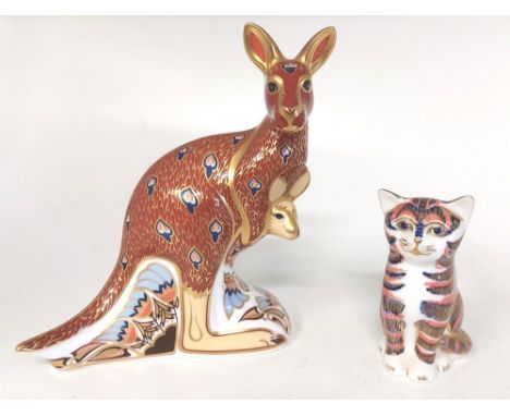 A Royal Crown Derby Silver stopper kangaroo and Joey, from the Australian collection and a gold stopper seated kitten.  Condi