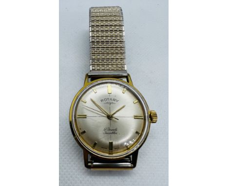 A vintage Rotary 17 jewels mechanical wristwatch. With champagne dial, &amp; gold baton markers. Case diameter approximately 