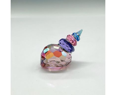 Part of the Exotic Fish collection this shell is colored in blue and violet crystal with a luster finish that catches the lig