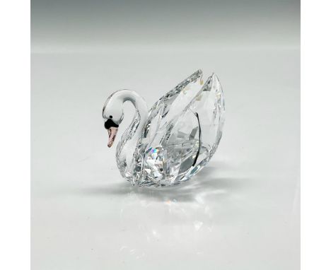 Part of the Feathered Beauties collection. This figural captures the grace with its clear faceted crystal body, smooth neck a