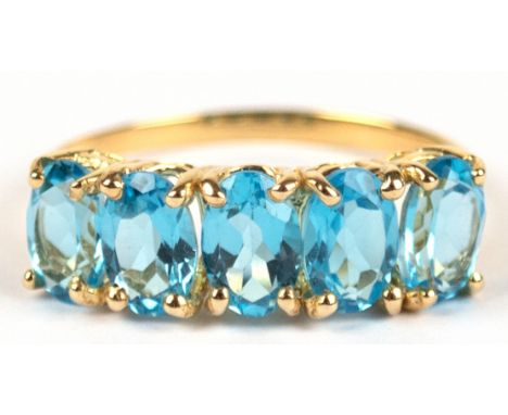 Ring, 416er GG (10 k), 5 oval facettierte Blautopase, RG 54, Innendurchmesser 17,2 mm