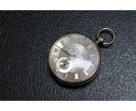 A HALLMARKED SILVER OPEN FACED MANUAL WIND POCKET WATCH, with decorative silver dial, Dia 3.75 cm