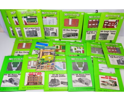 Metcalfe - A group of 19 OO gauge card scenic kits from Metcalfe, including PO227 OO Water Tower & Sand House; PO225 Bus Gara