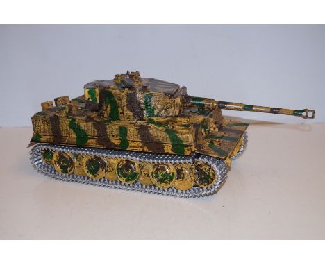 Very heavy model of an Army Tank - 50cm