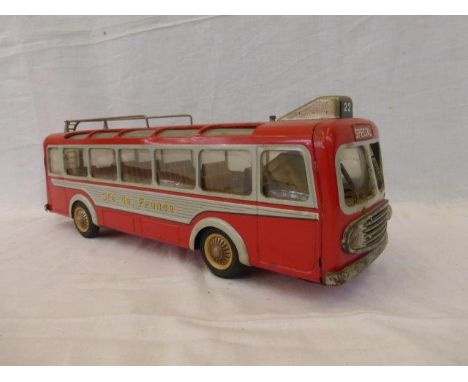 Joustra - a French friction triplets model of a bus. 