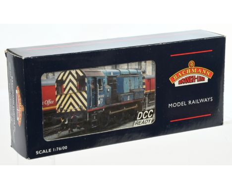 Bachmann OO (Limited Edition) 32-102K Class 08 Port of Felixstowe Diesel Locomotive No. 08484 "Captain Nathaniel Darrell": Pr