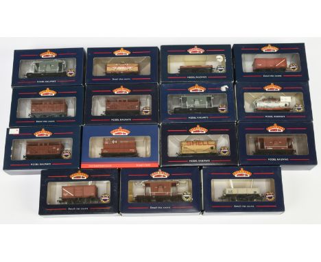 Bachmann mixed group of Wagons to include 37-654 14 Ton Tank Wagon "Ronuk", 37-702 10 Ton Cattle Wagon and others (see photo)