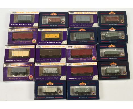 Dapol &amp; Bachmann OO Mixed group of boxed wagons. To include B645 12T BR Hopper, B764 BR Vent Van, Bachmann 37-400 16T Slo