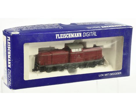 Fleischmann HO Gauge Ref 4230 Bo-Bo maroon Class V100 off centre cab diesel No.V100 2079 with DCC Sound Decoder Fitted. Condi