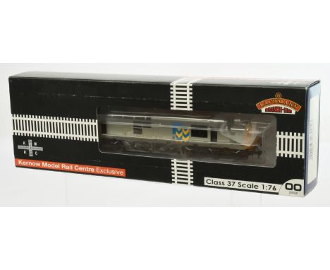Bachmann OO 32-390ZA Class 37 Railfreight Diesel Locomotive No. 37905 - Kernow Model Centre Exclusive: Contains Certificate s