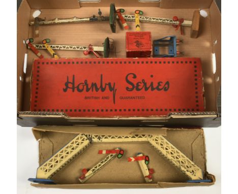 Hornby O Gauge, Signal Gantry footbridge, with two signals, Three Ground based signals and One Buffer stop: Conditions: One s