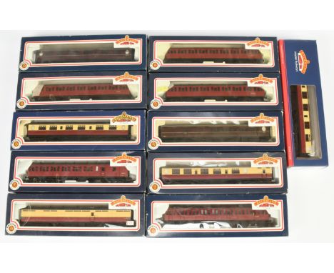 Bachmann mixed group of Coaches to include 34-479 63ft Thompson 1st Class Coach, 34-606 57ft BR Mk1 Suburban Coach and others