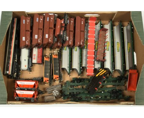 Bachmann, Dapol, Fleischmann &amp; Similar mixed group of OO and HO Gauge Rolling Stock to include 38-030 100 Ton HHA Bogie H