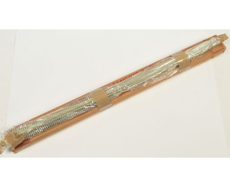 SL-102 nickel silver rail concrete sleepers: 1 box Assumed factory Sealed, together with six additional lengths in used condi