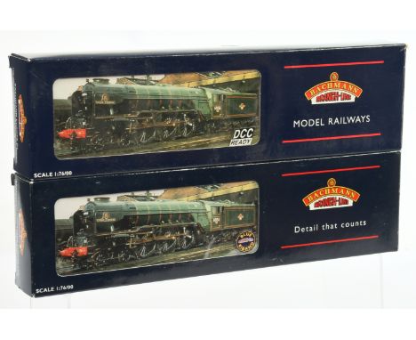 Bachmann pair of A1 Class Steam Locomotives comprising of 32-557 4-6-2 BR A1 Class Steam Locomotive No. 60144 "Kings Courier"