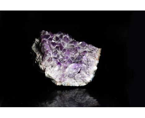 A small collection of minerals, to include Amethyst, Rose Quarts, Quarts, Jade/Jadeite and more (parcel) 
