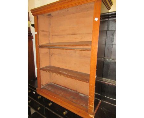 Small Victorian mahogany four shelf open bookcase with plinth