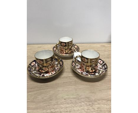 3X ROYAL CROWN DERBY CUPS AND SAUCERS - 1 IMARI PATTERN