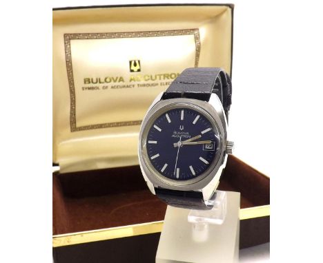 Bulova Accutron stainless steel gentleman's wristwatch, circa 1974, ref. 7303-2, no. 3-718985, circular blue dial with baton 