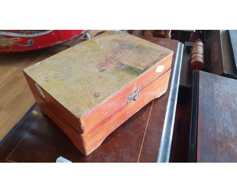 A polyphon box by Edelwiess  with 5 x 11 cm discs, 22 x 15 x 9 cm 