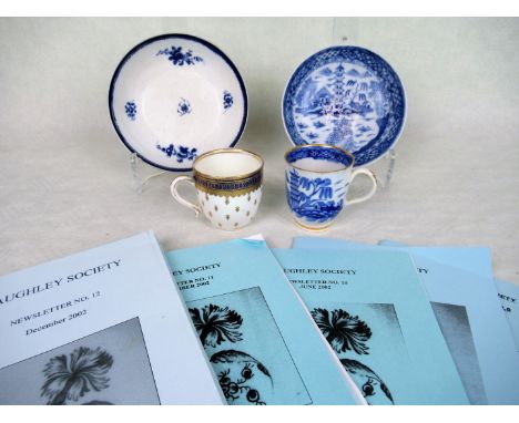 A mixed lot of late 18th century Caughley ceramics, to include: a coffee cup & saucer in the Temple pattern, the saucer 13.2c