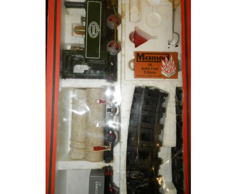 Mamod Railways Gift set comprising engine, two wagons 7 track very good boxed