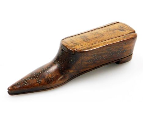 A William IV treen and pique snuff box, in the form of a shoe, dated 1833, 10cm wide.