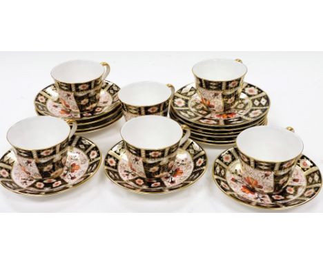 A Royal Crown Derby porcelain 2451 Imari pattern part service, to include plates, 16cm diameter, cups and saucers, settings f