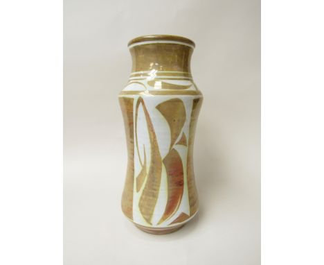 ALAN CAIGER-SMITH (b. 1930) (ARR) An Aldermaston pottery vase with painted gold lustre detail, 29cm high 