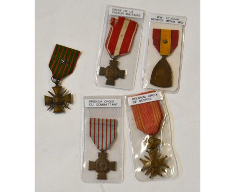 Quantity of five Belgian and French First World War Medals to include French 1914-18 Croix De Guerre with star, French Croix 