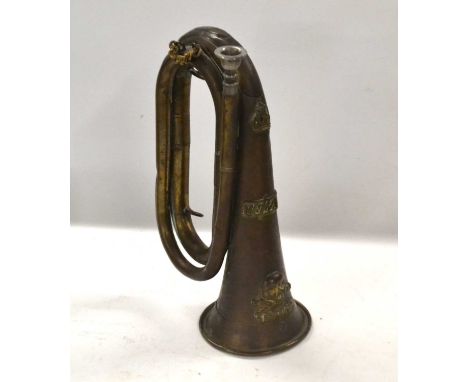 Early 20th Century bugle with insignia/cap badges of 17th/21st Lances Death or Glory of Kings Crown, name engraved 3264 Bugle