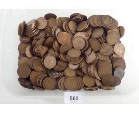 A quantity of copper/bronze halfpennies, pennies, Victoria through Elizabeth II, approx 5 kilos - Condition: poor/fine 