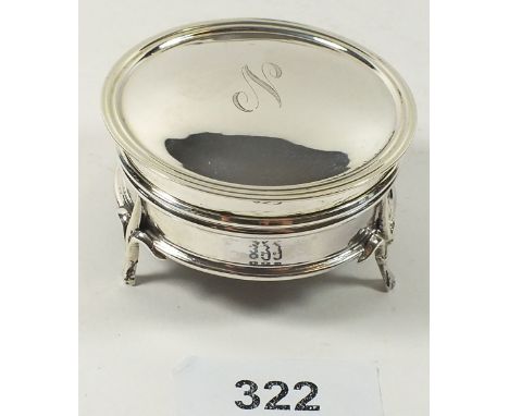 A silver circular trinket box engraved 'N' to lid, Birmingham 1942, 6cm diameter 