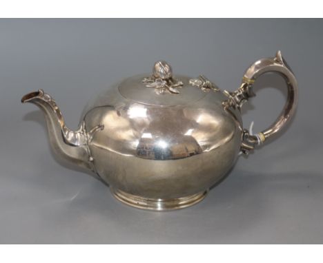 An early Victorian silver teapot by The Barnards, London, 1838, gross 24 oz.