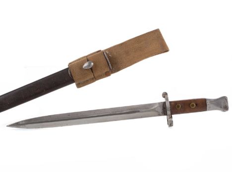 BRITISH WWII BAYONET,marks to ricasso, 42.2cm long, in original scabbard with frog