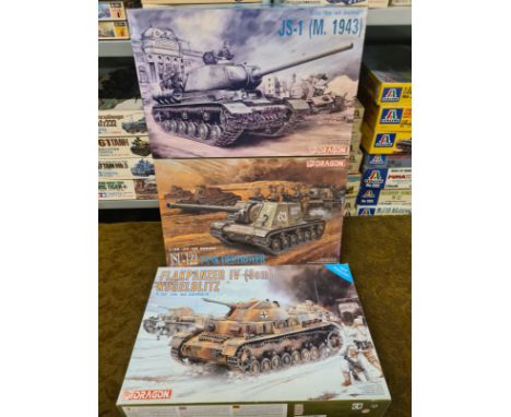 3 x Dragon WWII models 1/35 scale 39-45 Series.  JSUJ-122 Tank Destroyer, Flakpanzer IV Kugelblitz and JS-1 (M 1943).