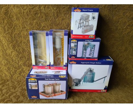 Bachmann Branch Line Scene Craft Industrial Structures, Aggregate Weigh Station, Sanding Plant, Depot Crane, Full Storage Tan