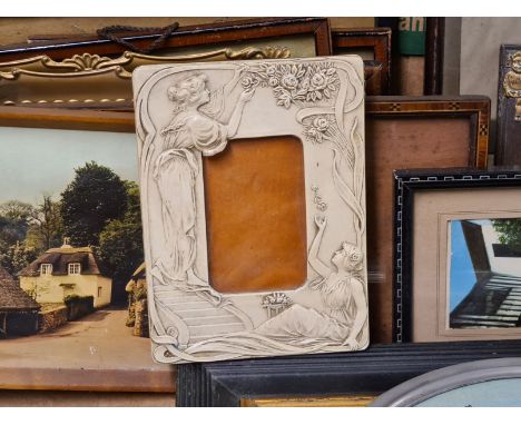 Boxed lot of vintage photo frames, various designs and sizes including Art Nouveau ladies, Lincoln Imp, 1930's plastic, inlai