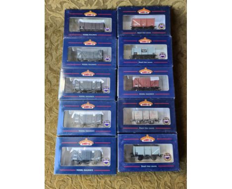 10 x Bachmann Branch Line company logo container vans.