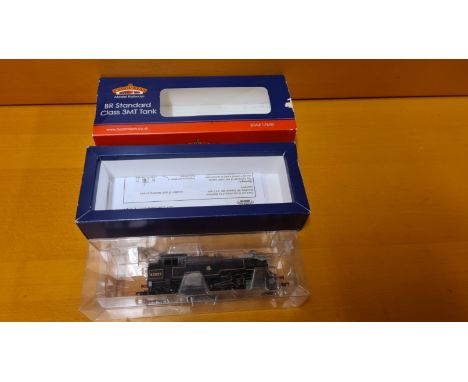 Bachmann 31-975 BR standard Class 3MT tank 82029 BR lined black early emblem. DCC ready.