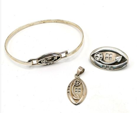 Modern silver bangle, brooch and pendant set, total weight 15g-SOLD ON BEHALF OF THE NEW BREAST CANCER UNIT APPEAL YEOVIL HOS